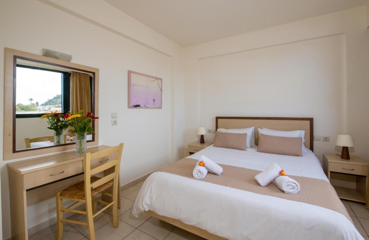 Margarita Beach Hotel Agia Marina  Bagian luar foto