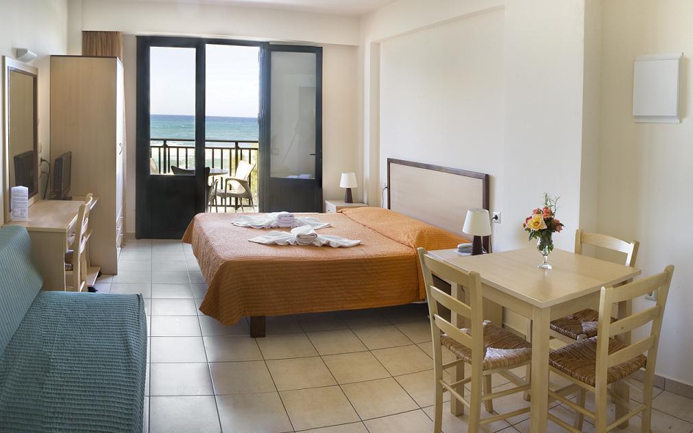 Margarita Beach Hotel Agia Marina  Ruang foto